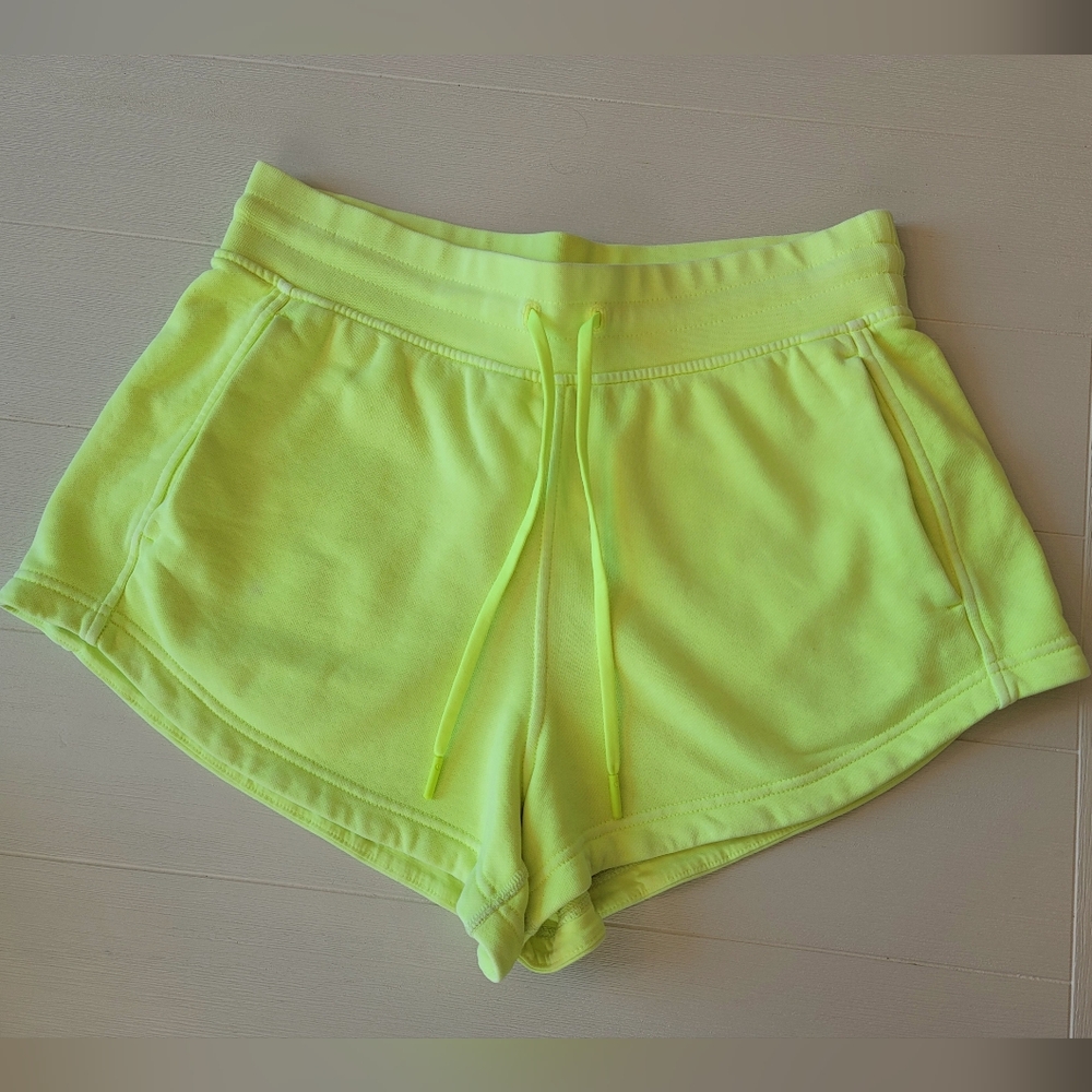 Lululemon Inner Glow High Rise Shorts in Neon Garment Dye Solid Highlight Yellow - Picture 6 of 14